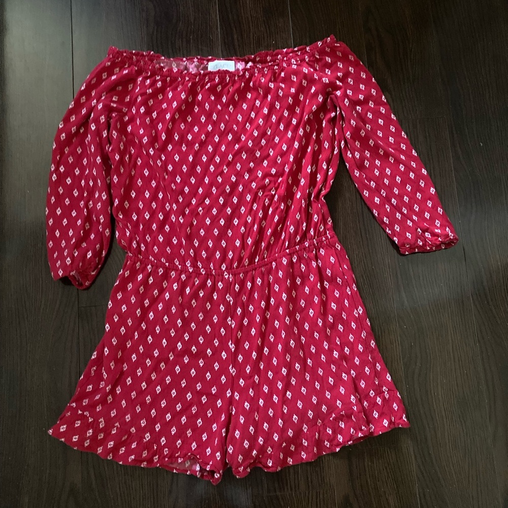Red Patterned Off-Shoulder Romper - Picture 3 of 9